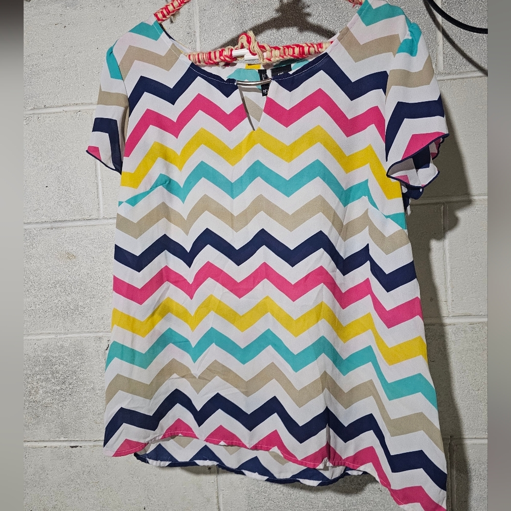 New Directions Multicolor Chevron Blouse Size PXL